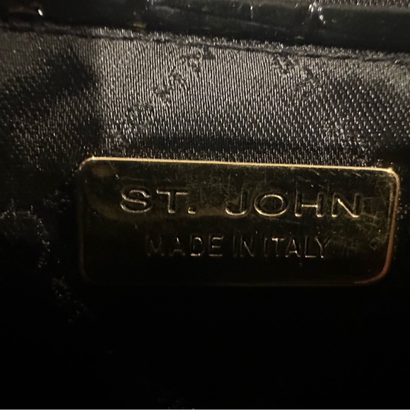 Vintage St. John Black crocodile patent leather clutch or purse. - Picture 11 of 12